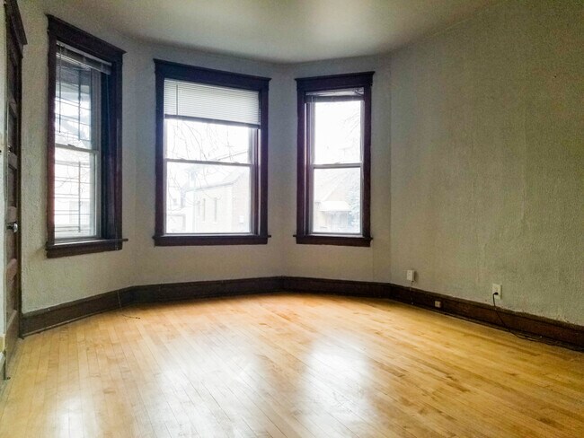 Building Photo - 2233 W Charleston St