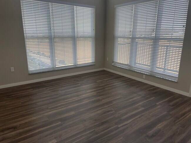 Foto del edificio - 4708 Creekwood Ln