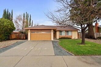 Building Photo - 2695 Lyon Cir