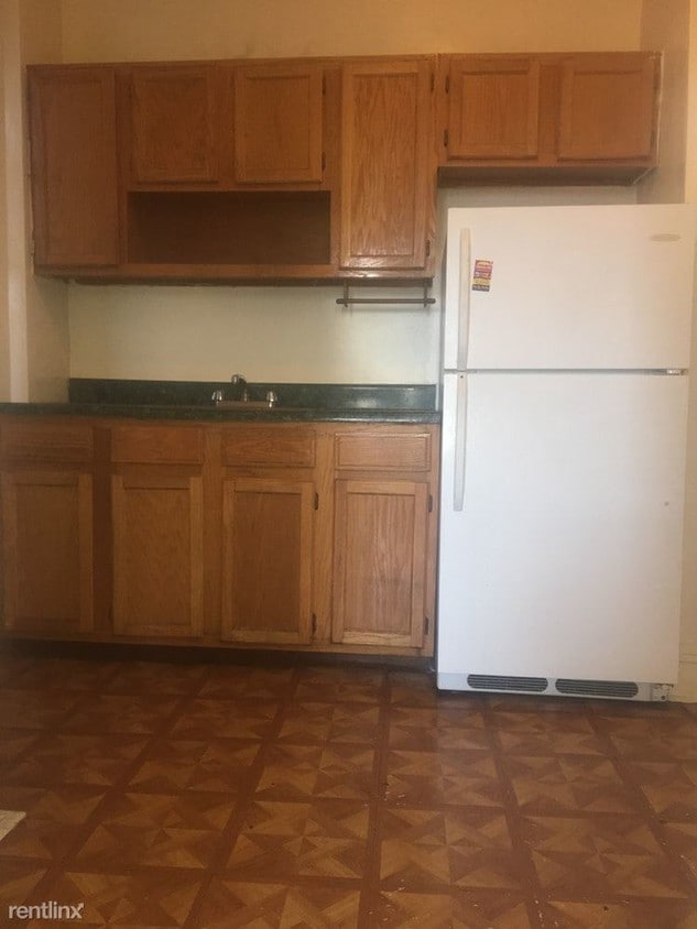Studio, 1 bath - 1526 Eastern Pkwy - Studio, 1 bath  - 1526 Eastern Pkwy
