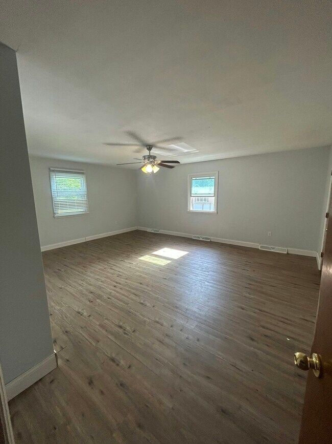 Foto del edificio - 1317 Fieldcrest