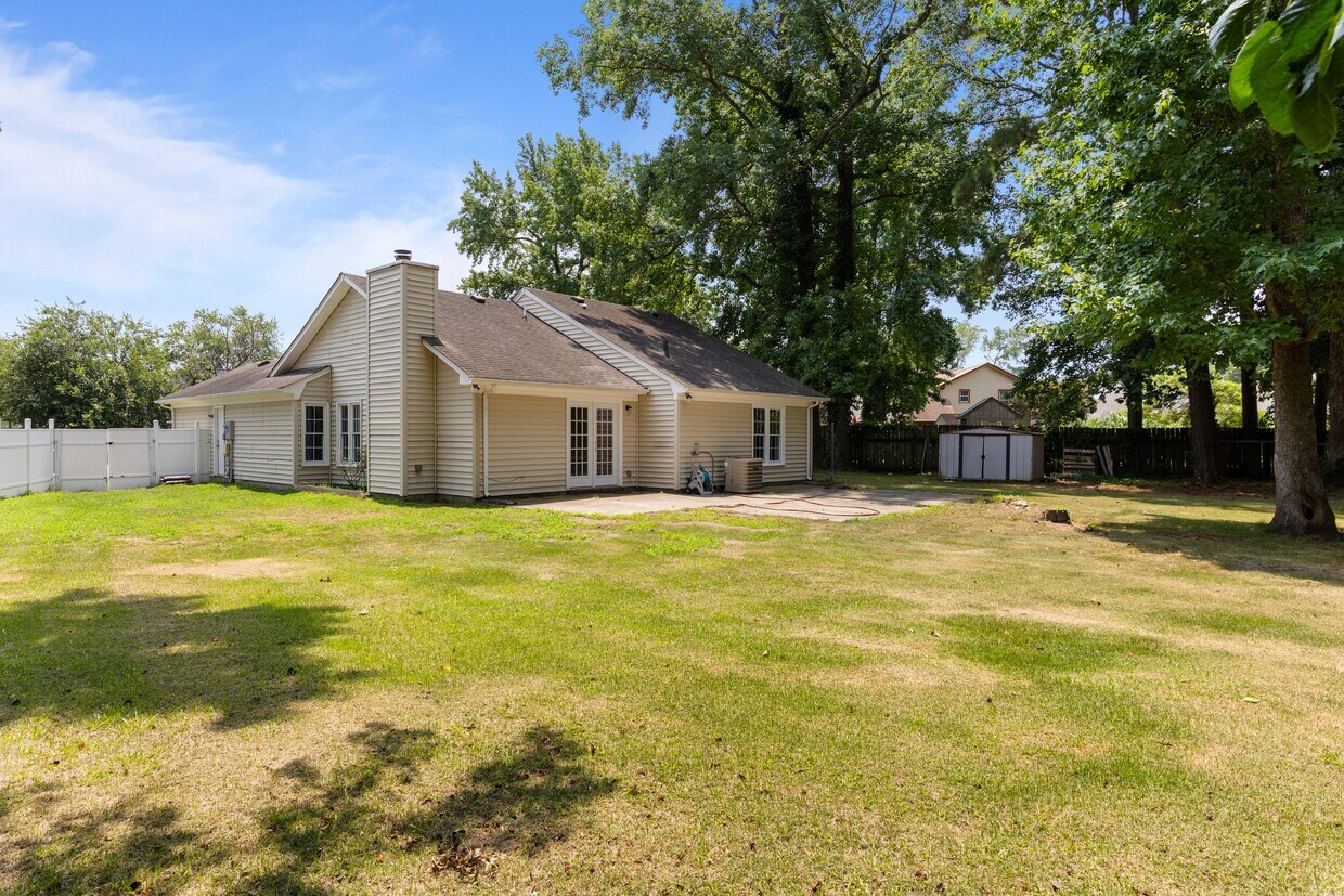Primary Photo - 609 Maxwood Ct