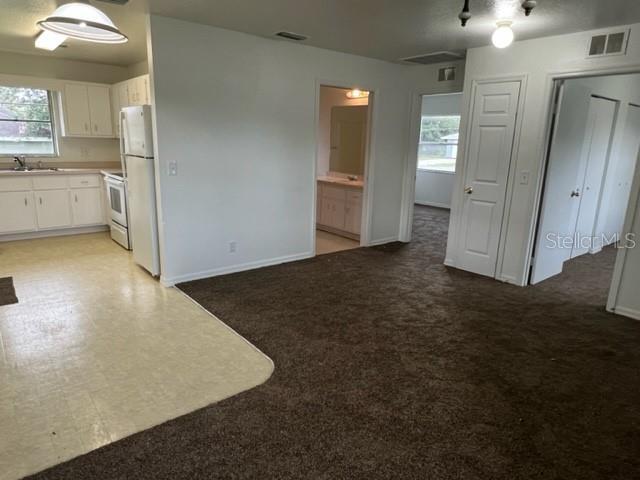 Building Photo - 1 Hemlock Radial Dr