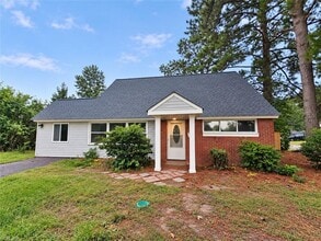 Building Photo - 1801 S Lakeland Dr