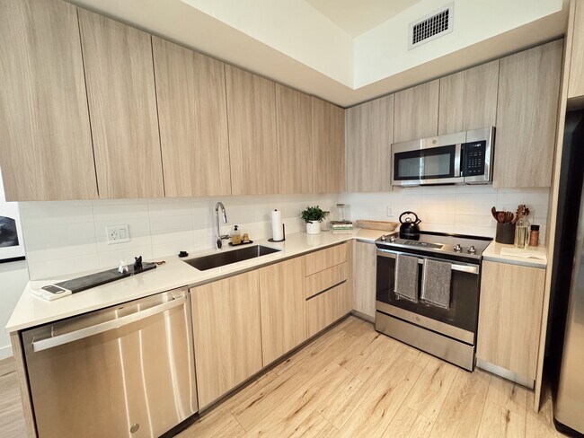 Foto del edificio - 7192 W 4th Ln