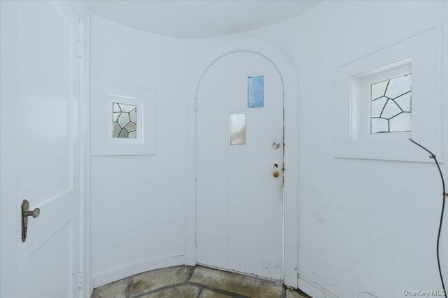 Building Photo - 801 Main St