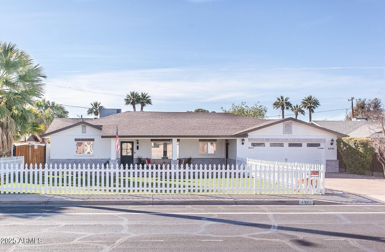 Foto principal - 4301 E Osborn Rd