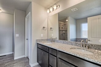 Building Photo - 5633 Maher Ave