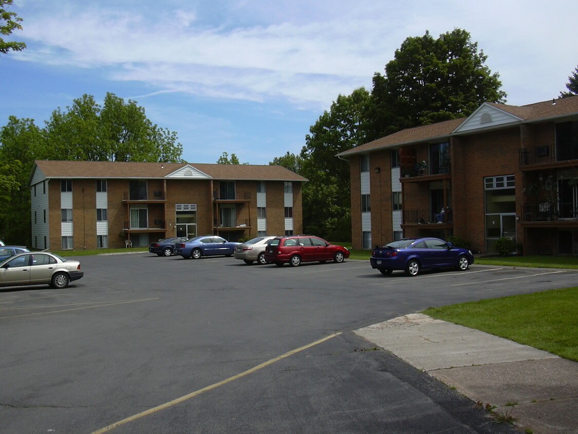 828 Holly Gardens Apartments in Fulton, NY