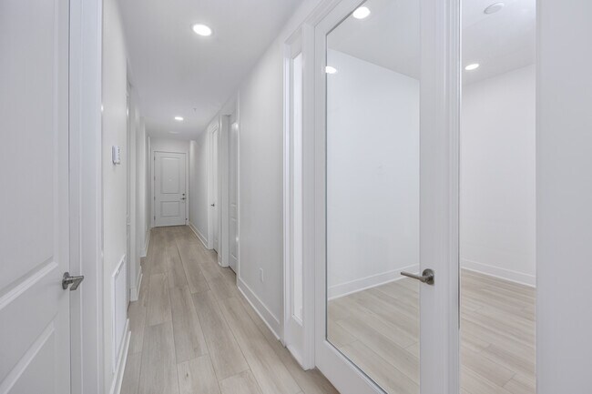 Foto del edificio - 400 150th Ave