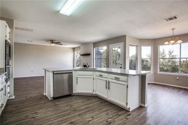 Building Photo - 7906 Flintstone Cove