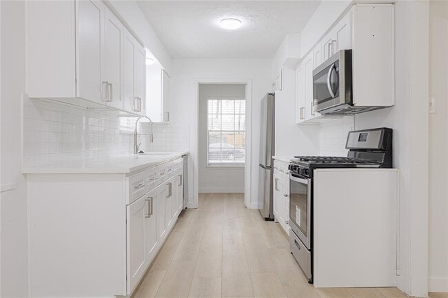 Building Photo - 3206 Cherry Creek Dr
