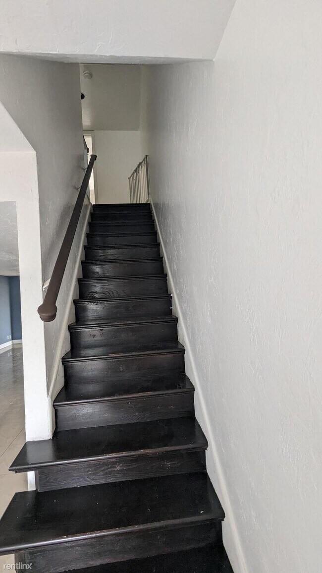 Building Photo - 3 br, 2.5 bath House - 4360 Fountains Dr #...