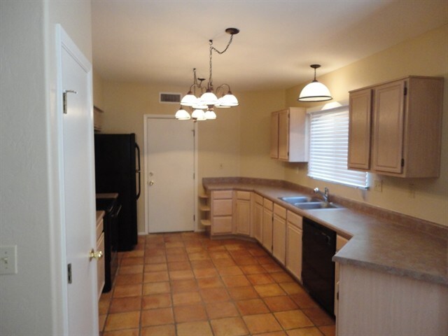 Building Photo - 3416 W Overton Heights Dr