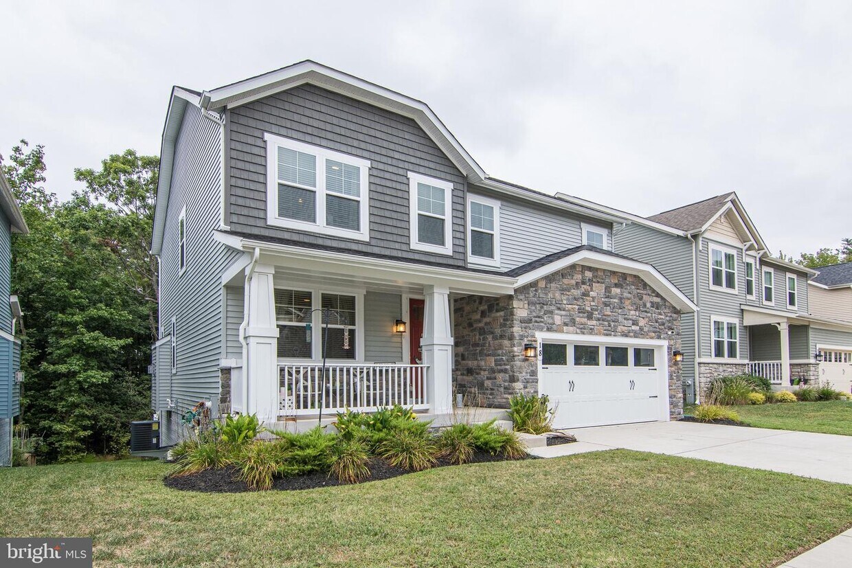 Primary Photo - 18 Inglenook Ct