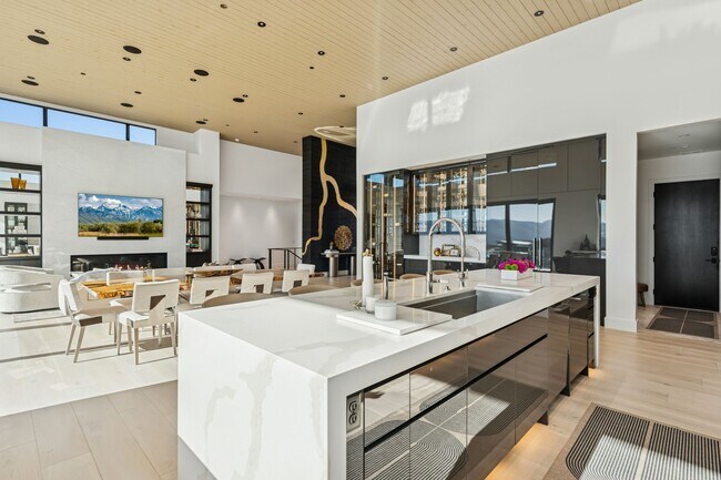 Foto del edificio - 3404 Wapiti Cyn Rd