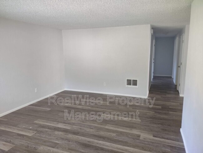 Building Photo - 261 La Mar St