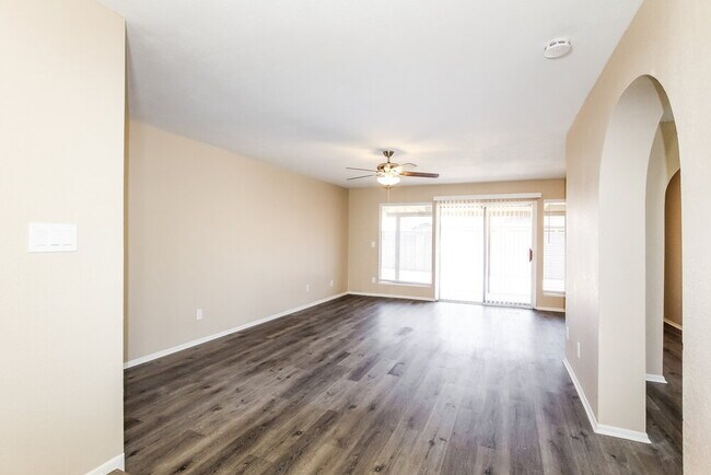 Building Photo - 8001 W Sweetwater Ave