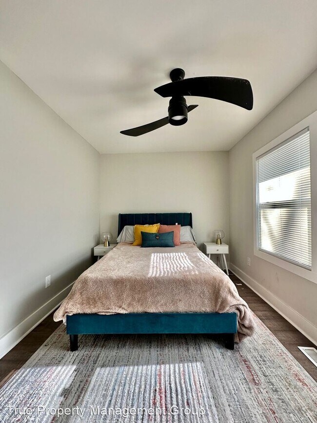 Foto del edificio - 2 br, 2.5 bath House - 201 N Gray St