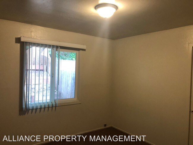 Building Photo - 4330 Montgomery Dr