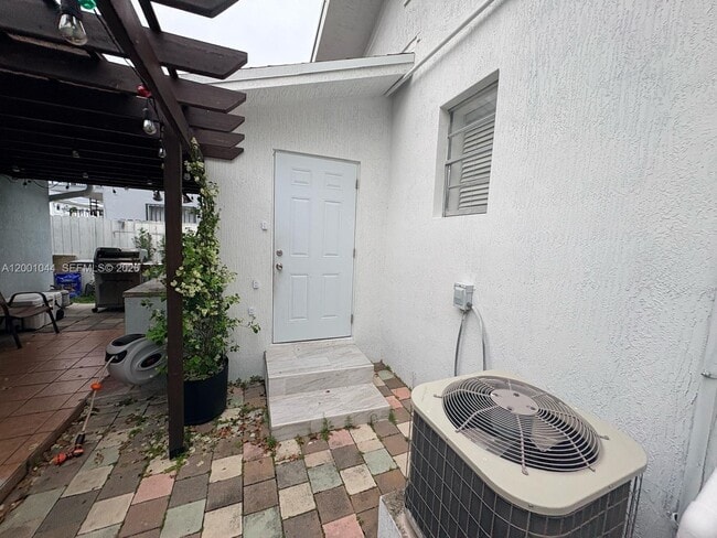 Foto del edificio - 314 SW 10th Ave