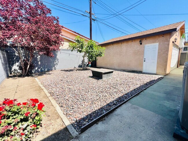 Building Photo - Charming Home for Lease in a Prime Location