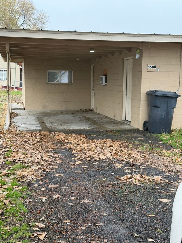 Foto principal - 8580 Lybbert Dr NE