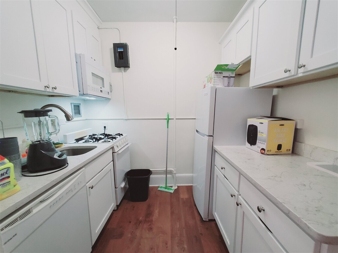Primary Photo - 53 Prospect Street Apt #4, Stamford, CT 06...