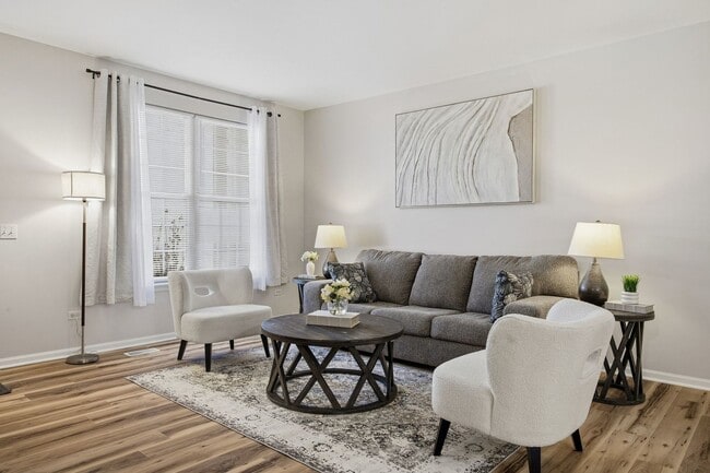 Foto del edificio - 8232 Concord Ln