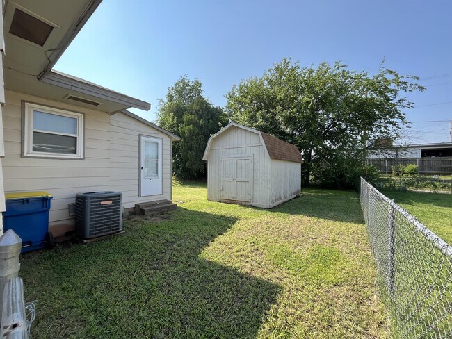 Foto del edificio - 1001 E 5th Ave