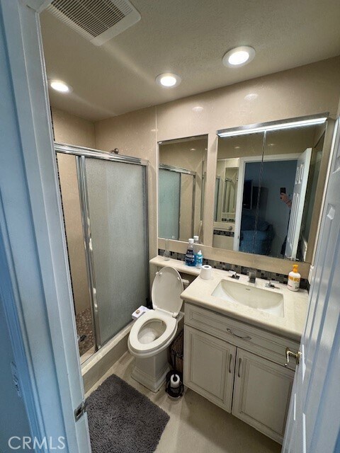 Building Photo - 3350 Deaver Dr