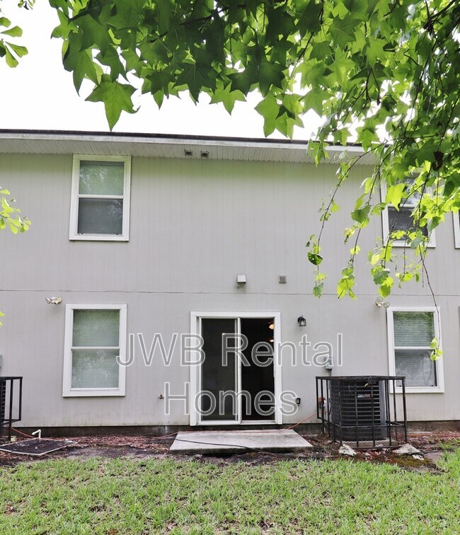 Foto del edificio - 7142 Timmerman Ln
