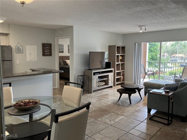 Foto del edificio - 1185 Wildwood Lakes Blvd