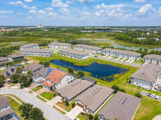 Foto del edificio - 1311 Yorkshire Ct