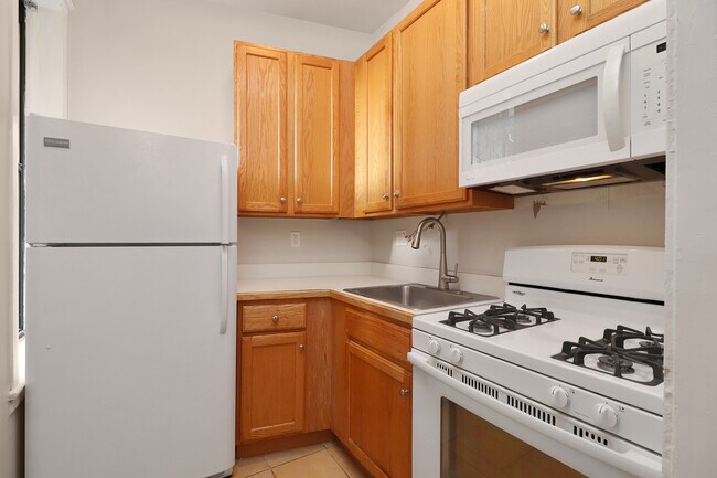 Foto del edificio - 3330 N Lake Shore Dr