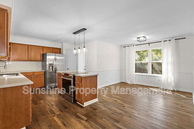 Building Photo - 2305 Merl Cir