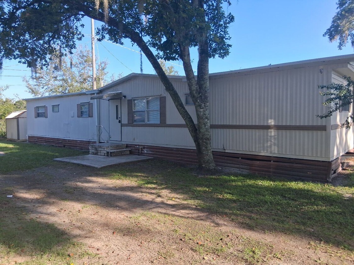 2 Bed 2 Bath Thonotosassa! New paint throu... - 2 Bed 2 Bath Thonotosassa! New paint throu...