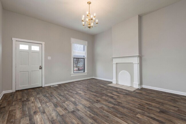 Foto del edificio - 726-728 W Saint Catherine Street