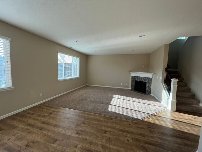 Building Photo - Gorgeous 5BD* 3.5 Bath* Single Family Home...