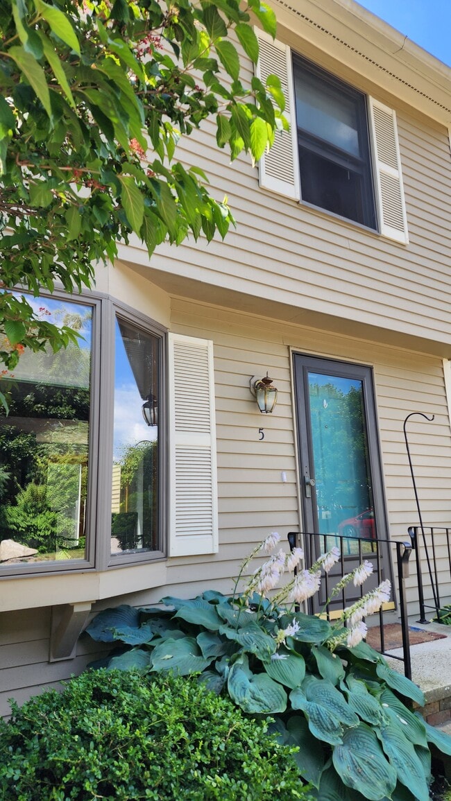 Photo - 237 Allen Ave Townhome