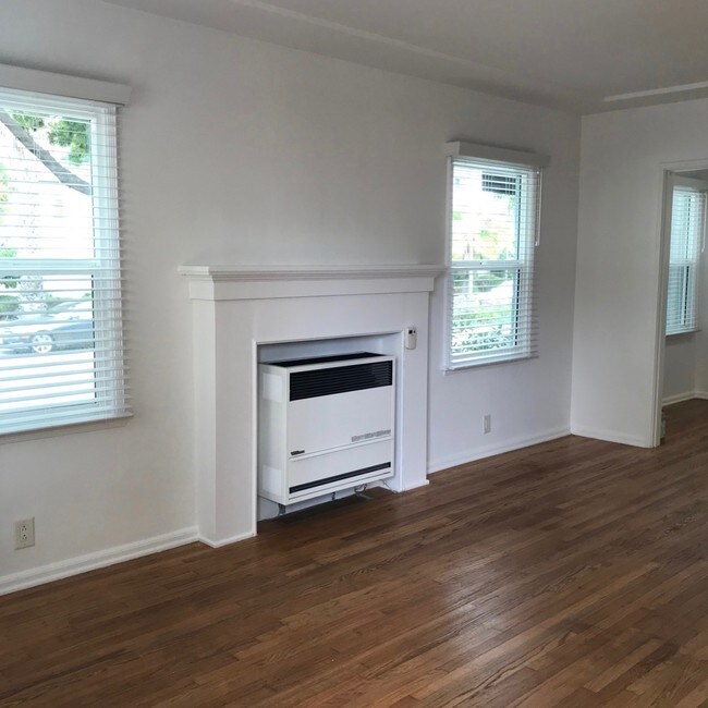 LIVING ROOM - 2026 Montana Ave
