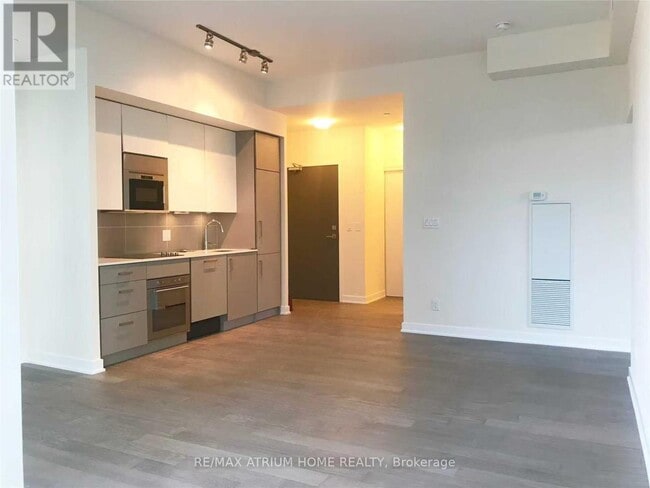 Building Photo - 17 Dundonald St