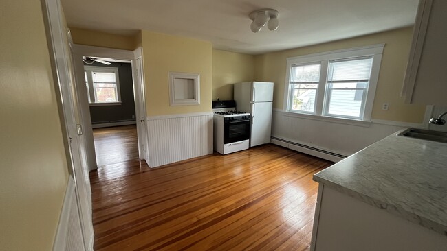 Kitchen - 434 Sharon St