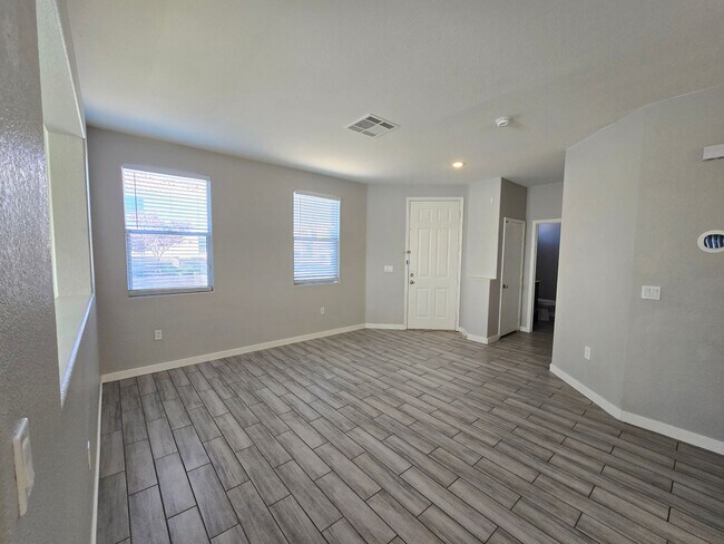 Building Photo - 4 Bedroom Rhodes Ranch Home