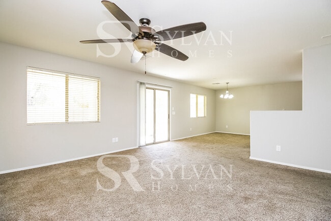 Building Photo - This lovely home is waiting for you!