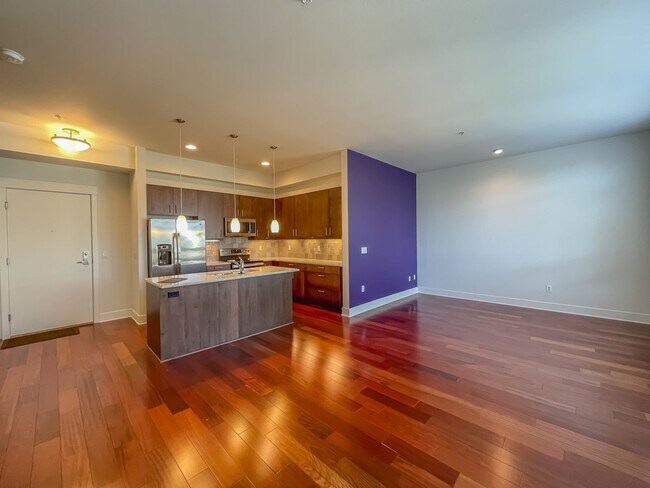 Building Photo - Charming 1bd/1ba Seattle Condo - Near UW!