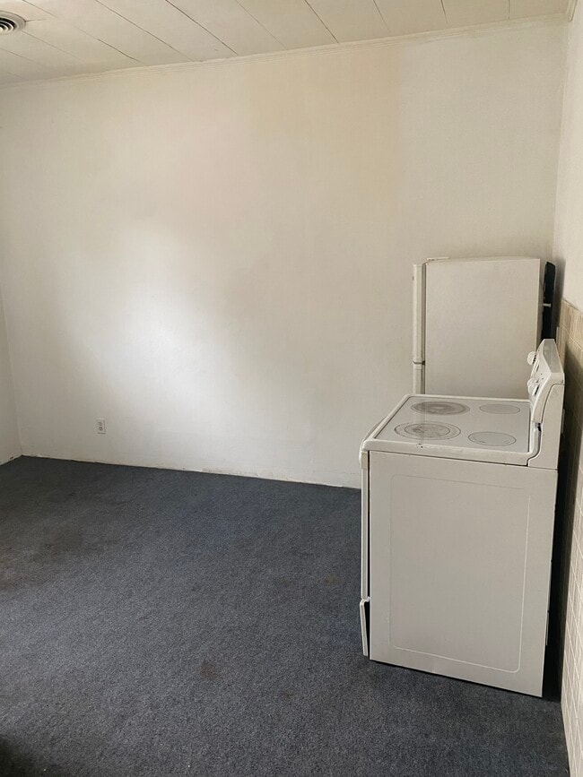 Building Photo - 416 Walnut St