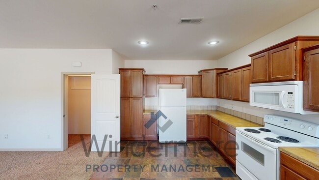 Building Photo - coll1100