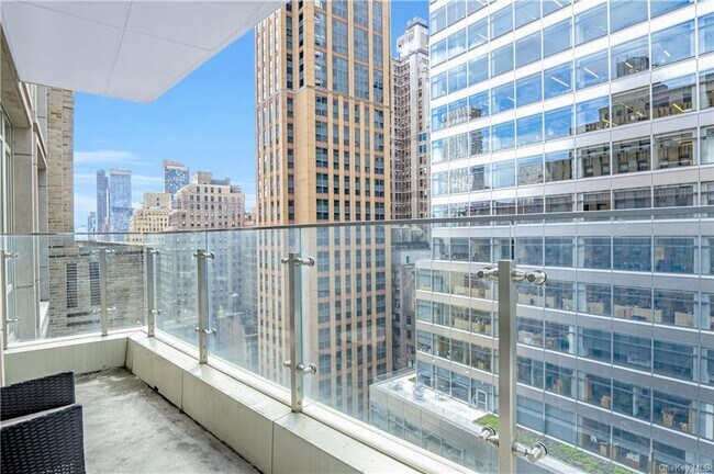 Foto del edificio - 1050 6th Ave