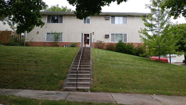 Main Entrance - 3904 Longfellow Ave